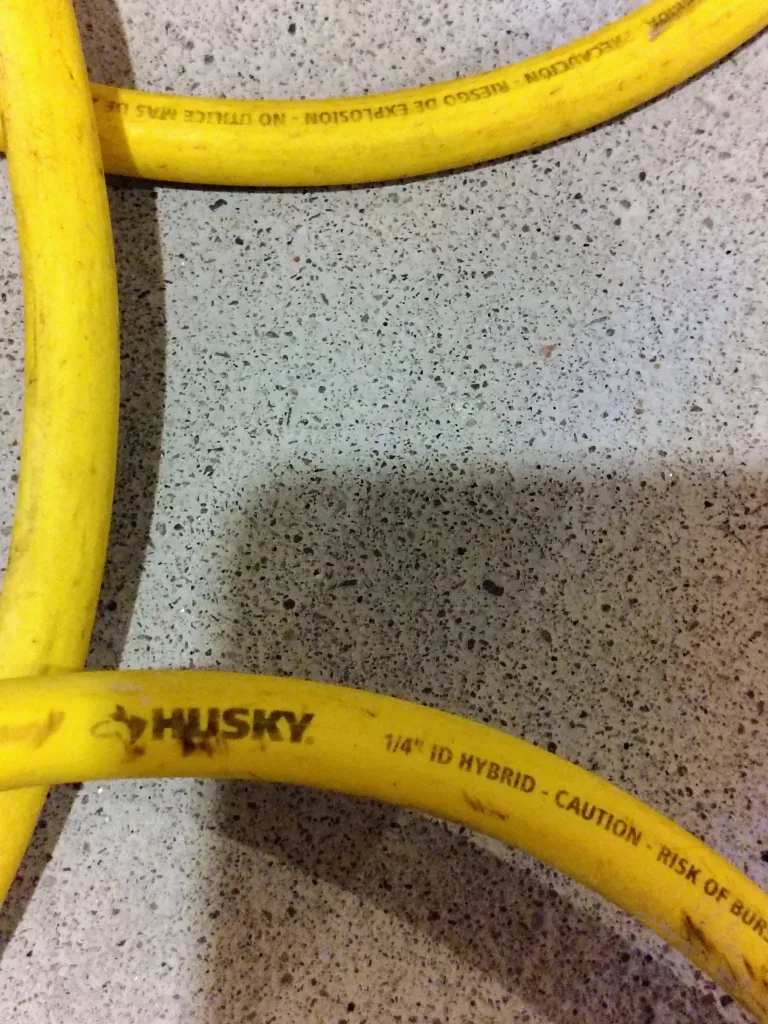 Husky 100 ft. x 1/4 inch PRO Hybrid Air Hose image indicator(3)