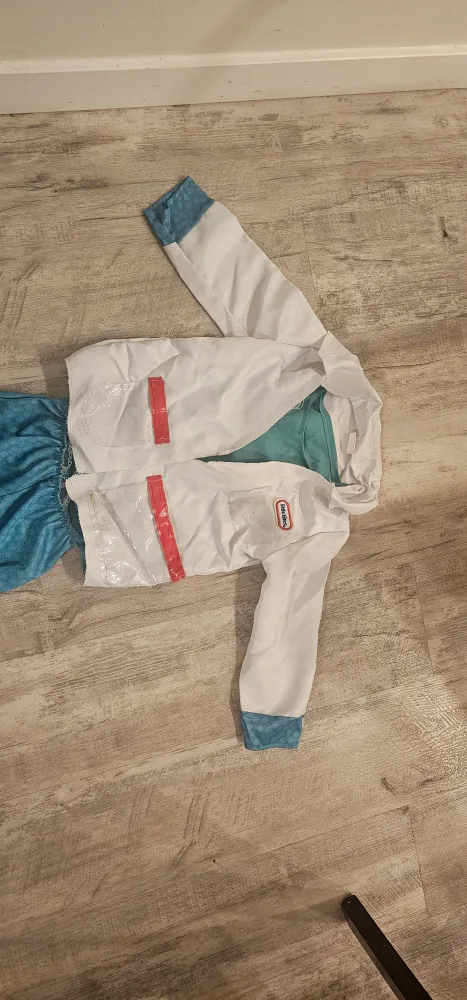 Little Tikes Doctor Costume image indicator(2)