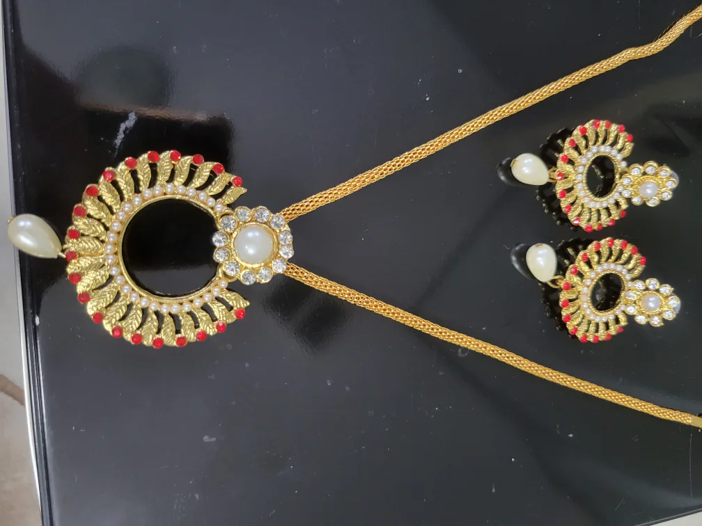 Gold-tone Necklace & Earring Set thumbnail