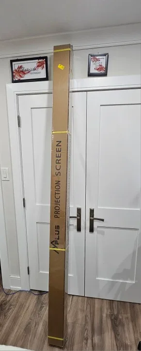 Brand New 100" Projection Screen image indicator(2)