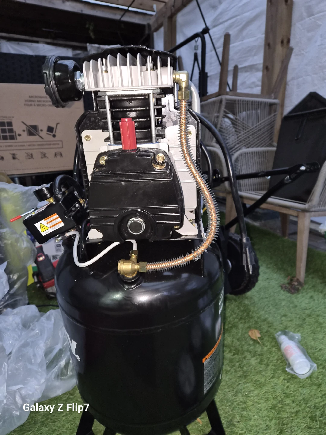 Husky 10 Gal Oil-Lubricated Air Compressor - photo 3