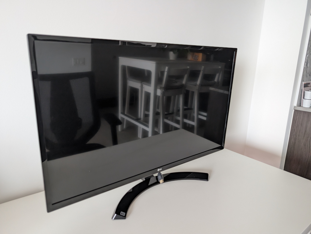 LG 32" Class Full HD IPS LED Monitor - photo 2