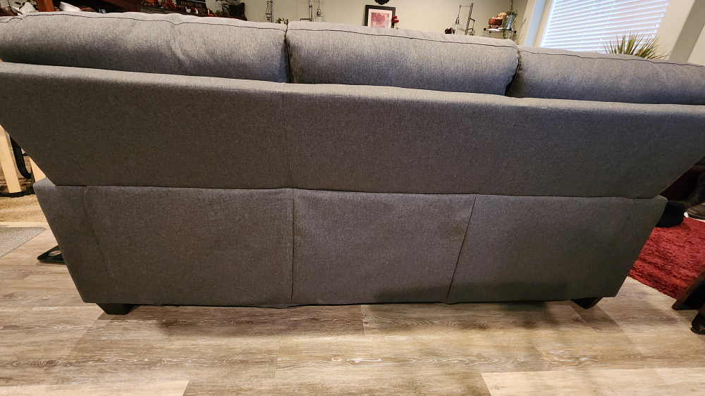 Beautiful matching couch and loveseat - photo 4
