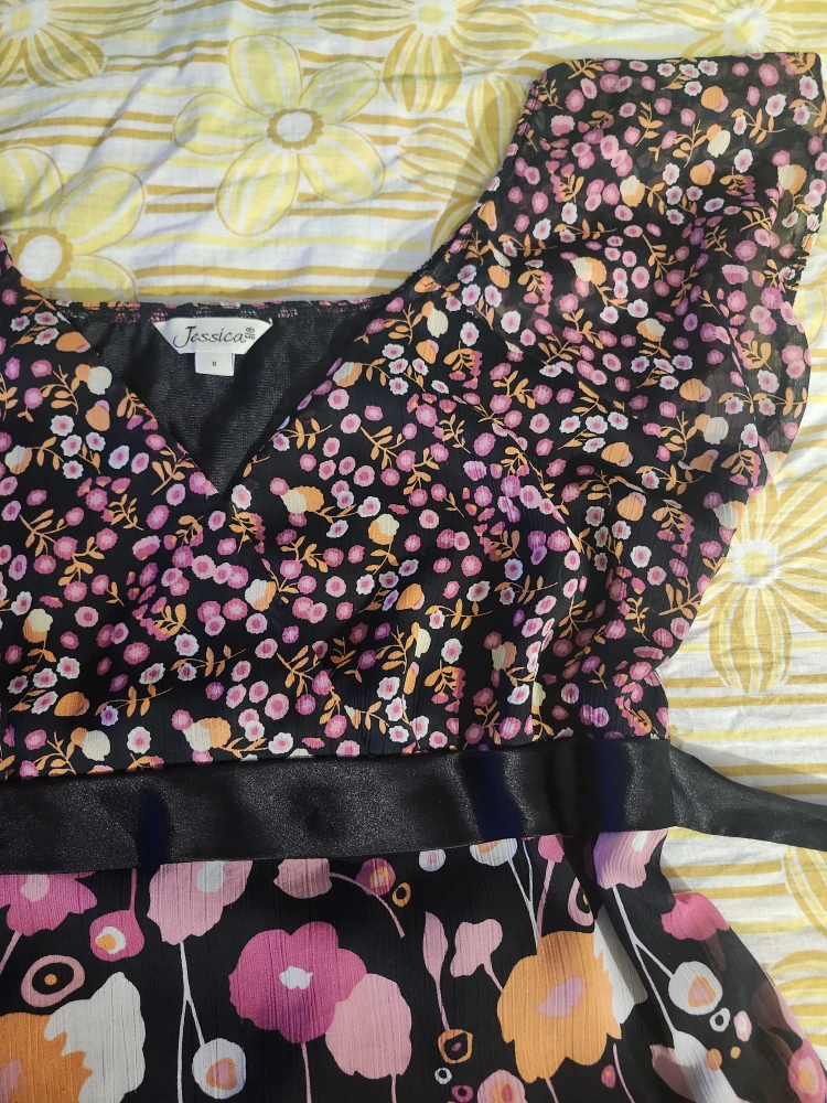 Black and pink floral babydoll top with a bow at the back - photo 3