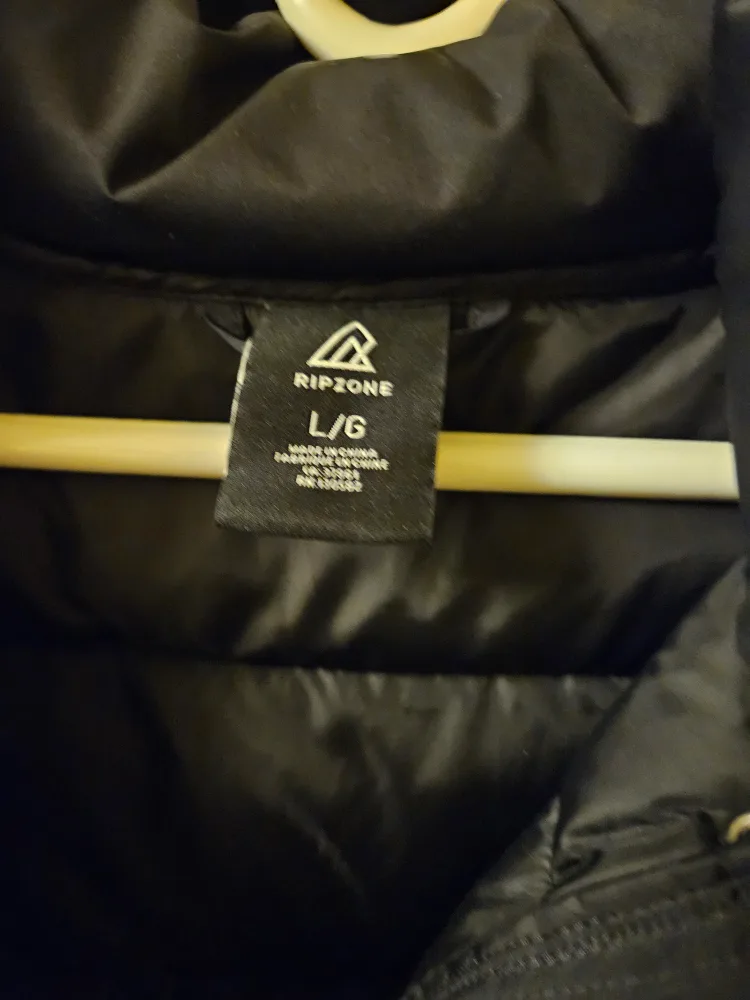 Ripzone Black Puffer Coat - Size L image indicator(3)