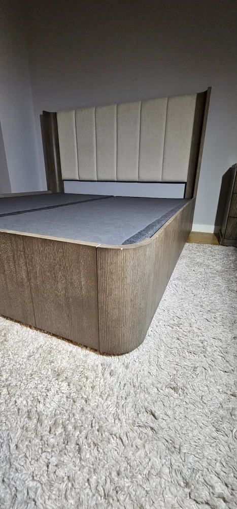 Modern Platform Bed with Headboard image indicator(3)