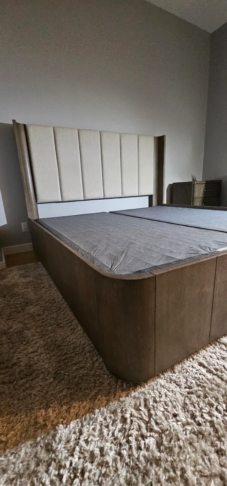 Modern Platform Bed with Headboard image indicator(4)