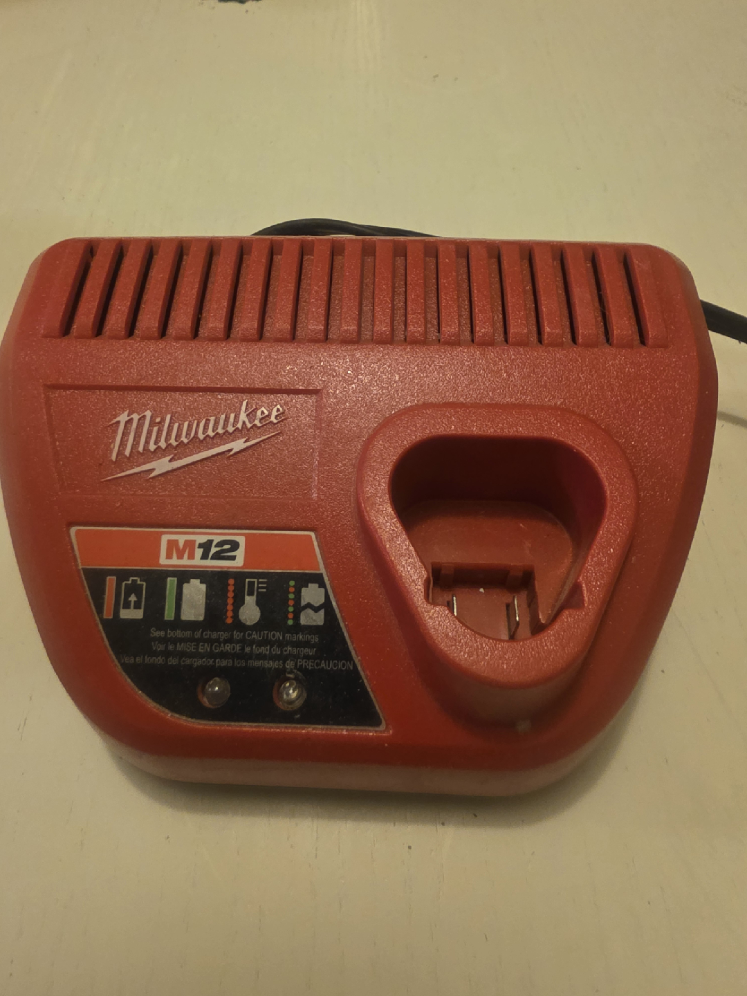Milwaukee M12 Battery Charger