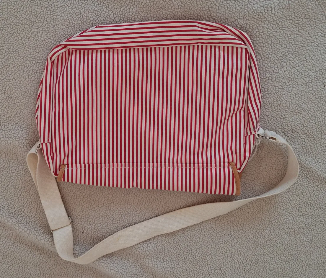 Red & White Striped Bag image indicator(3)