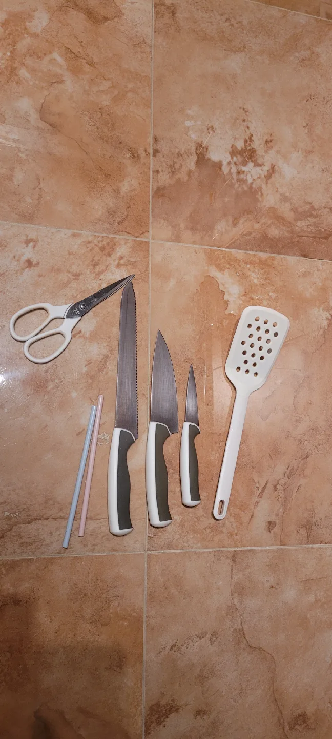 Kitchen Utensil Set: Knives, Scissors, Spatula thumbnail