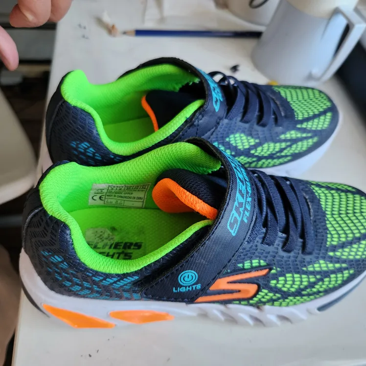 Skechers Flex-Glow Elite Lights, Size 3 Youth image indicator(2)