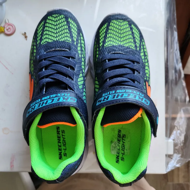 Skechers Flex-Glow Elite Lights, Size 3 Youth image indicator(3)