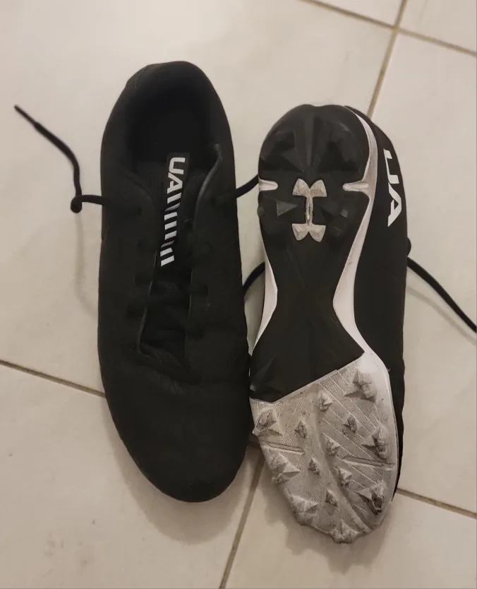Under Armour Black Cleats image indicator(2)