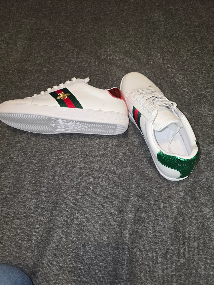 Gucci White Leather Sneakers image indicator(3)