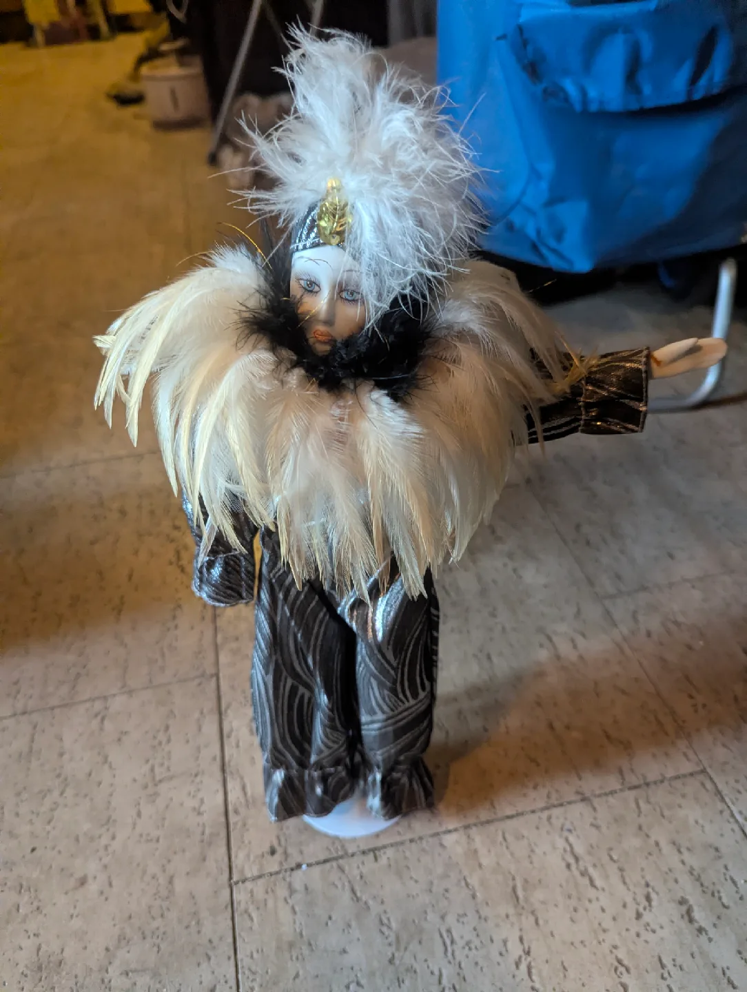 vintage harlequin porcelain doll image indicator(2)