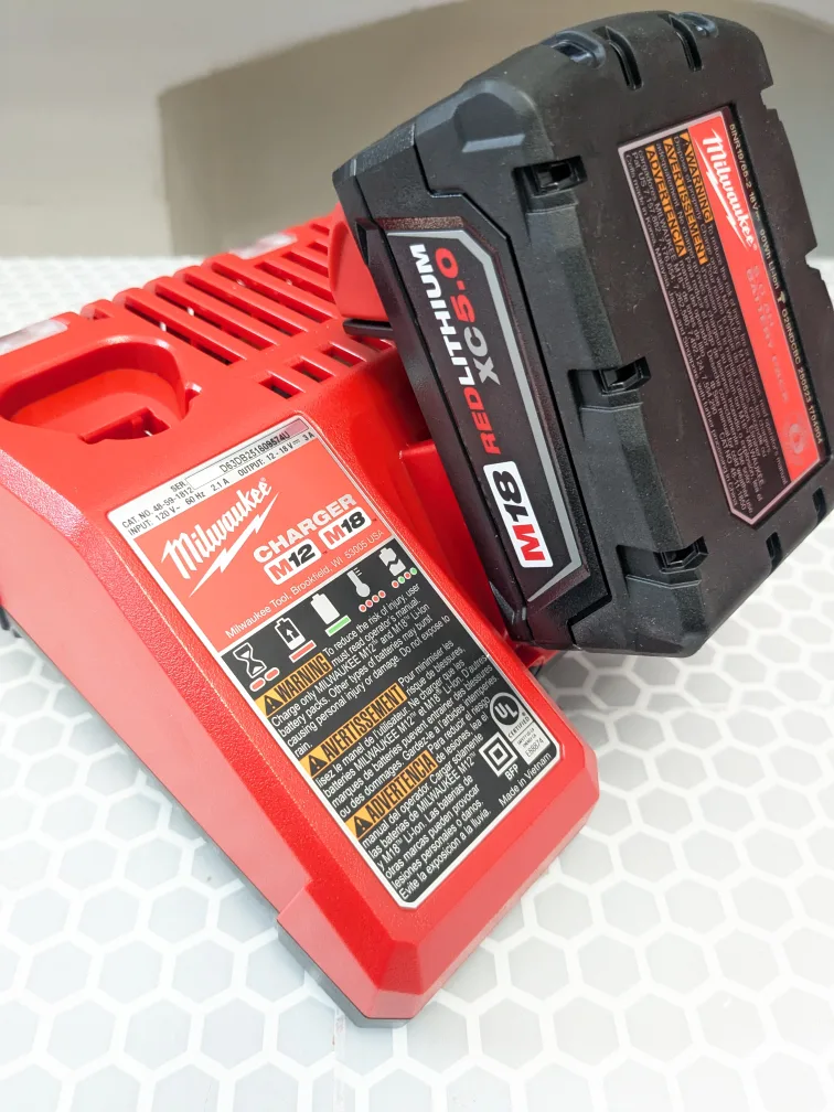 M18 Milwaukee XC 5.0 Extended Capacity Battery Pack image indicator(3)