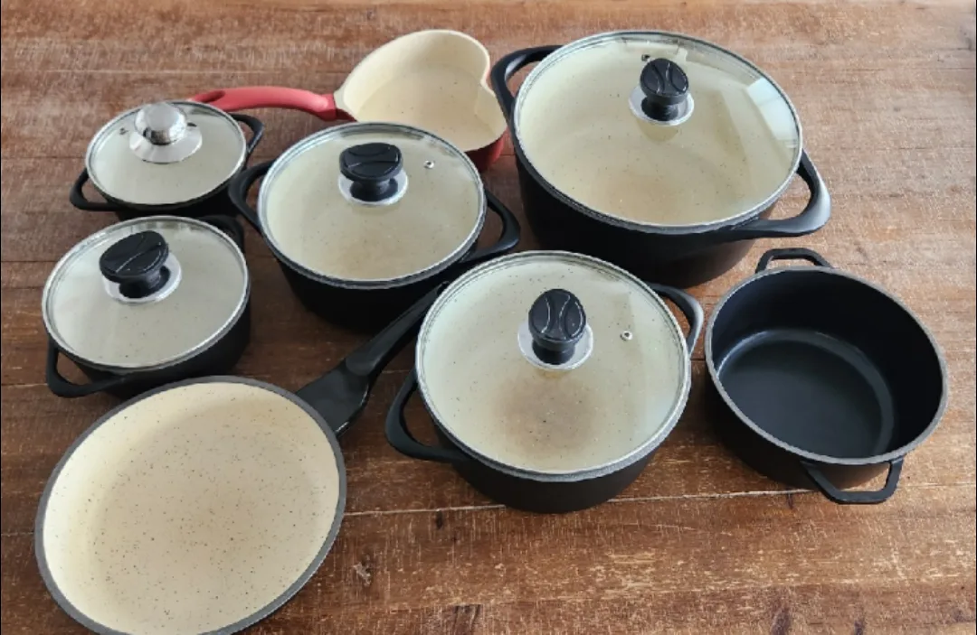 Nonstick Ceramic Cookware Set - Pots, Pans & Lids image indicator(2)