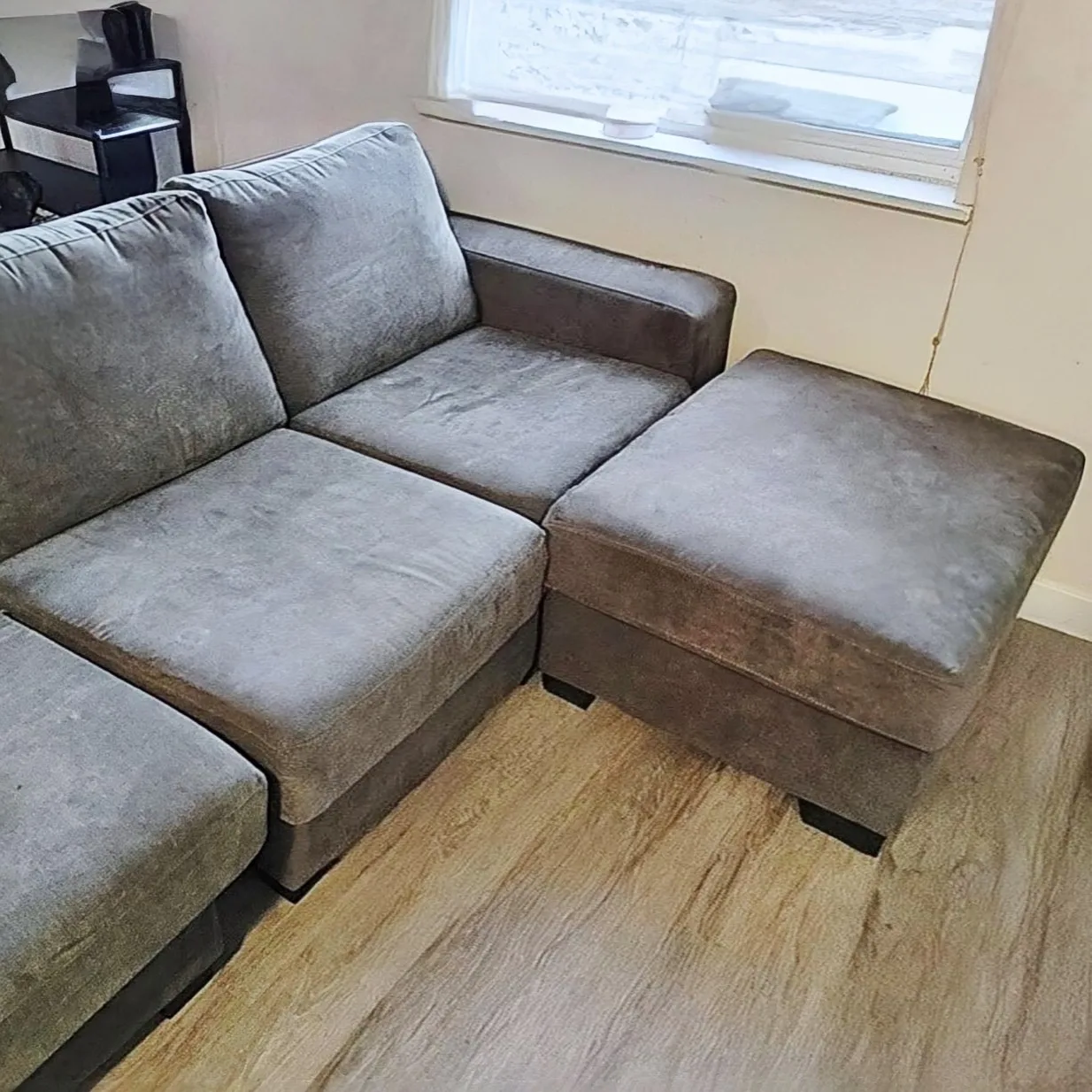 FREE SECTIONAL COUCH! MUST GO A.S.A.P! image indicator(3)