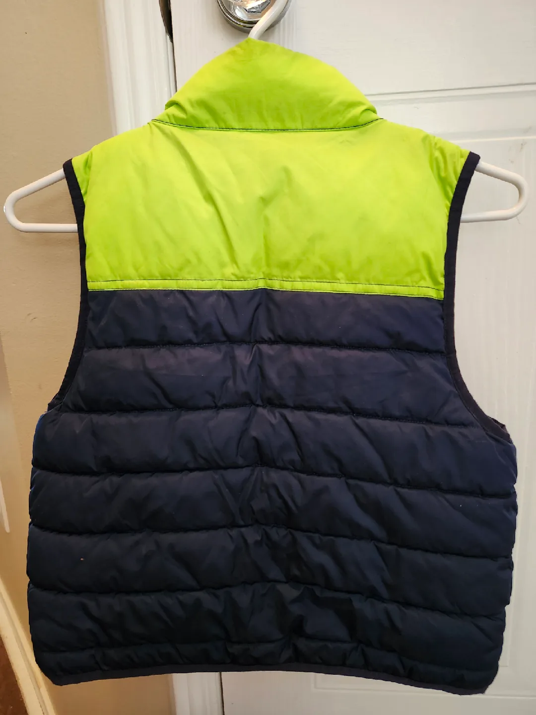Gap Kids Puffer Vest - Size M (8-9 yrs) image indicator(2)