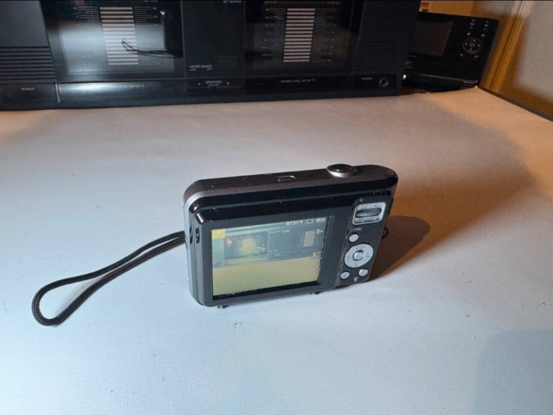 Samsung ES25 Digital Camera - Black - photo 3