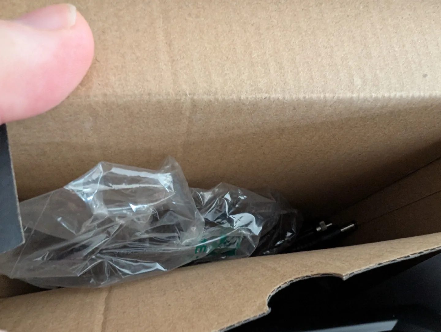 Pion Power P302 Portable 300W Power Station - BNIB! image indicator(5)