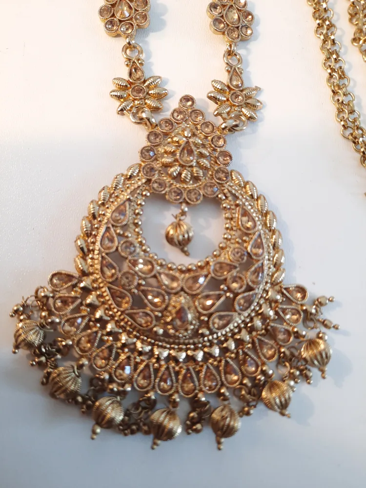 Gold-tone Statement Necklace image indicator(7)