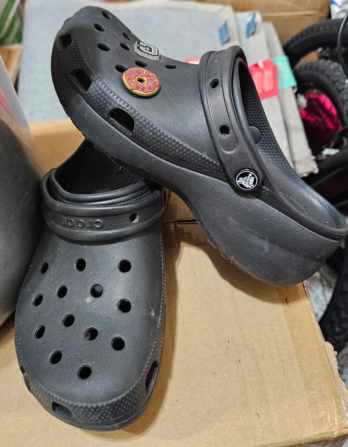 Crocs Classic Clogs - Black, Size 9 image indicator(2)