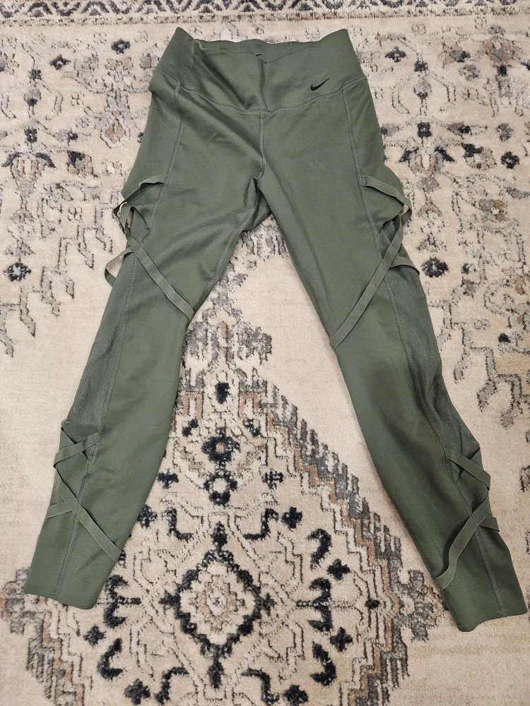Nike Dri-Fit Olive Green Leggings - Size S image indicator(2)