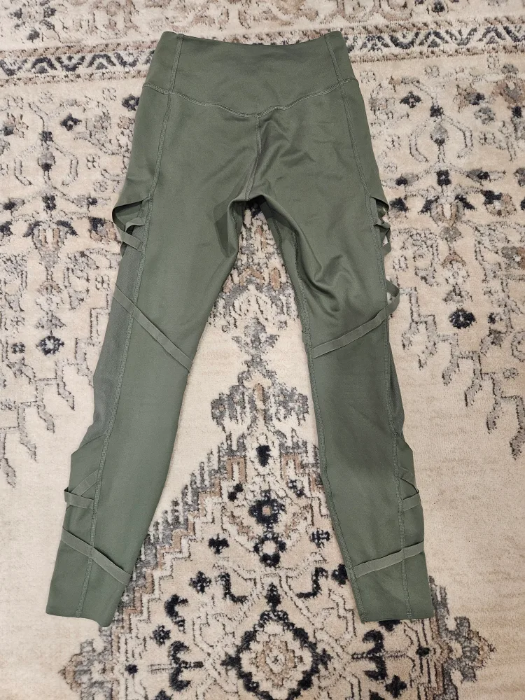 Nike Dri-Fit Olive Green Leggings - Size S image indicator(3)