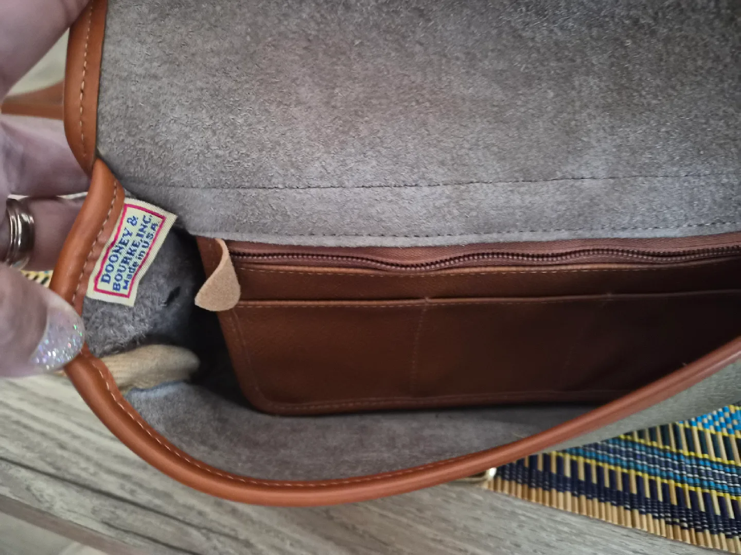 Dooney & Bourke Crossbody Bag image indicator(4)