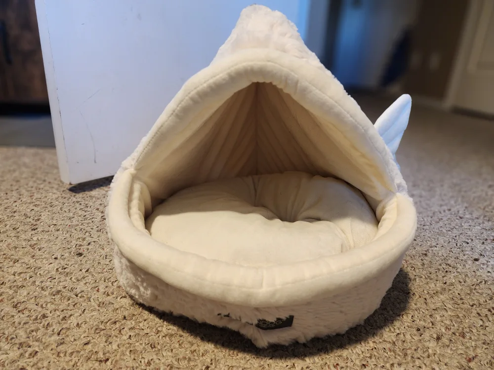 Fish Cat Bed - Cream Colour image indicator(3)