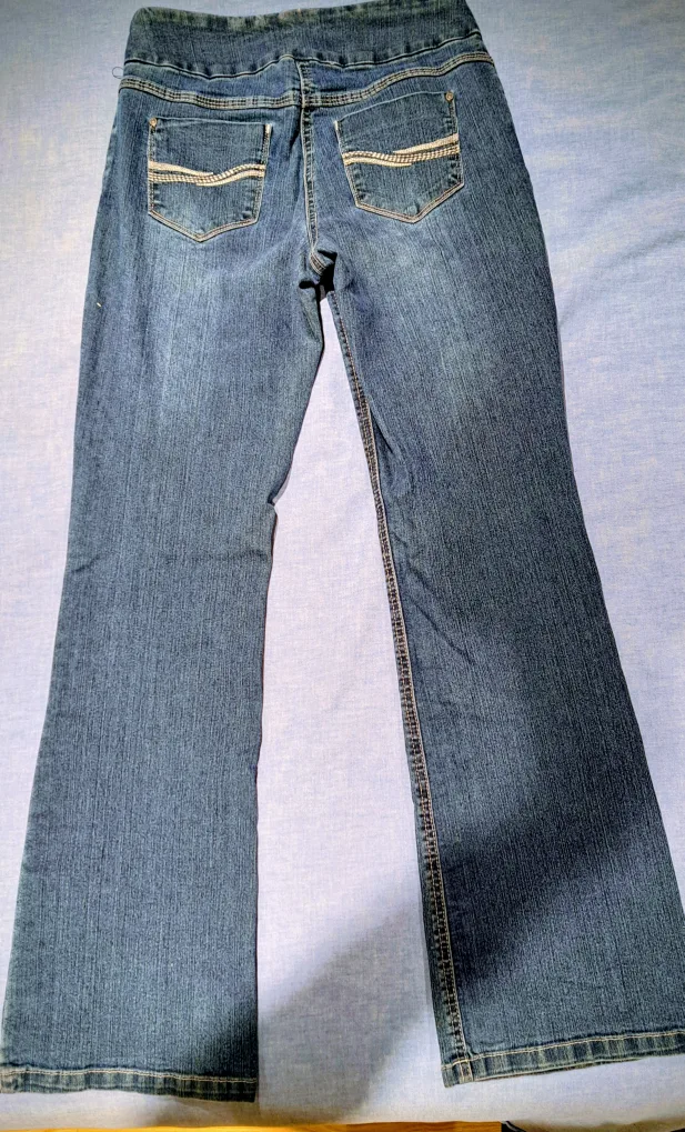 The Original Comfort Women's Jeans - Size 7 image indicator(3)