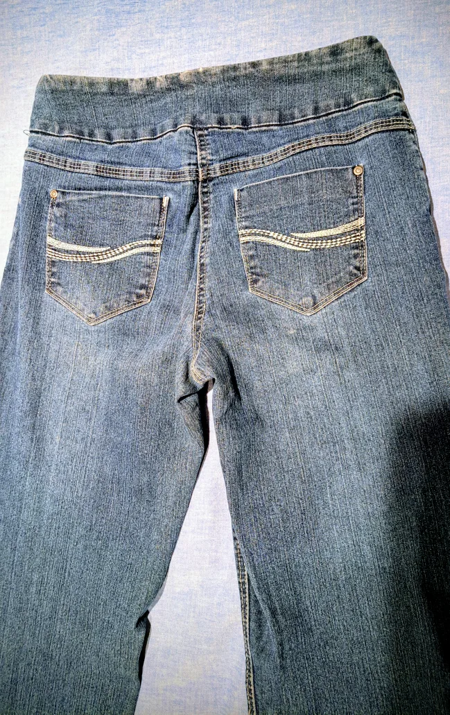 The Original Comfort Women's Jeans - Size 7 image indicator(4)