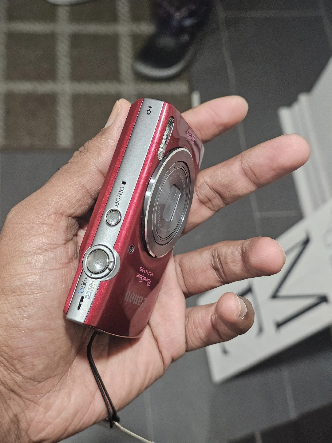 Canon PowerShot ELPH 135 - Red - photo 3