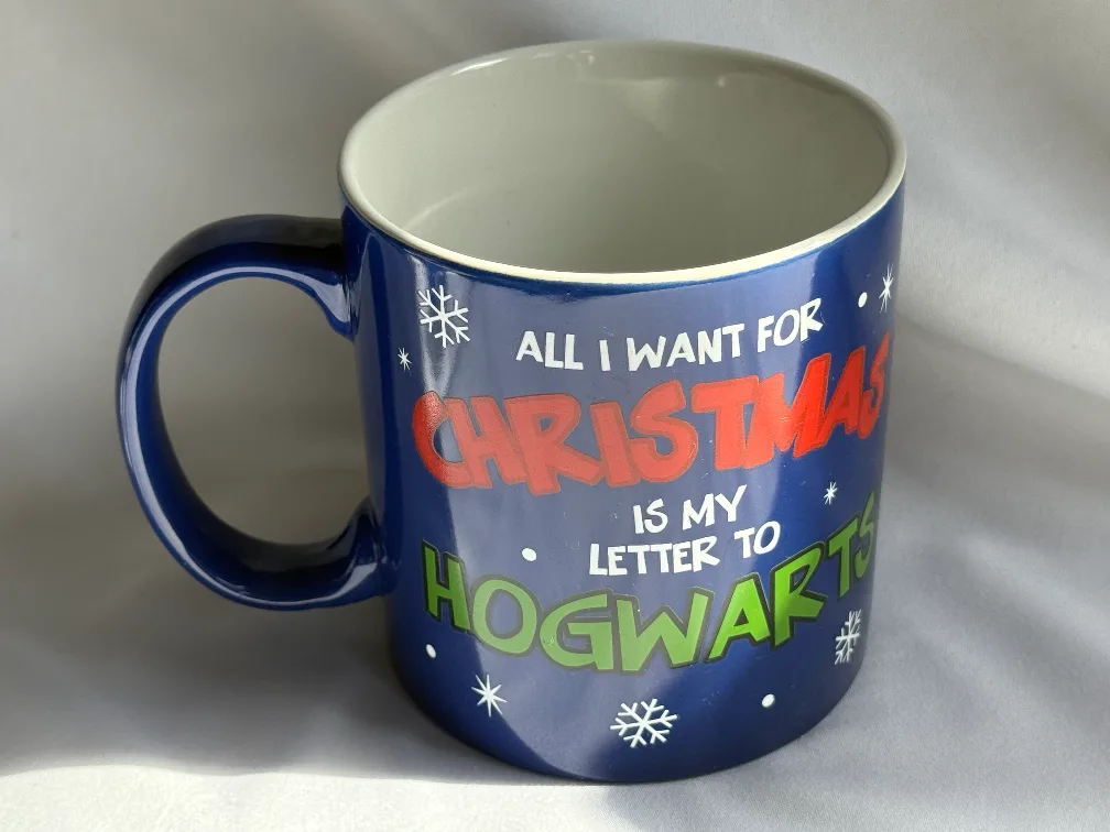 Harry Potter Christmas Hogwarts Mug image indicator(2)