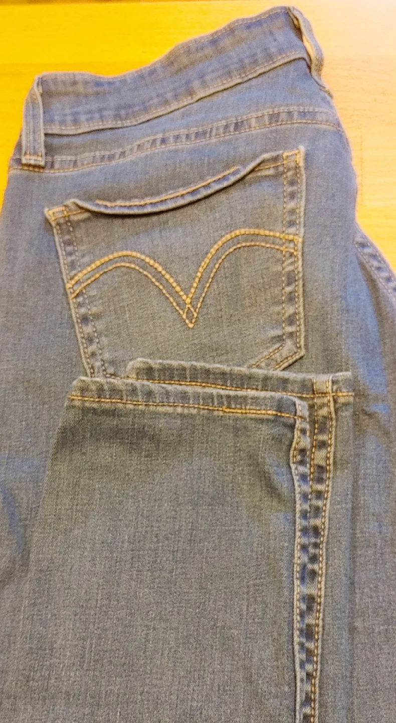 Levi's 535 Super Skinny Jeans - Size 30 image indicator(3)