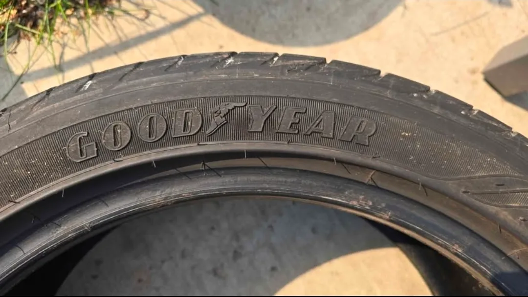 Goodyear Assurance Tire - 215/45R17 image indicator(2)