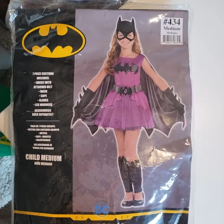 Various Kids' Halloween costumes image indicator(6)