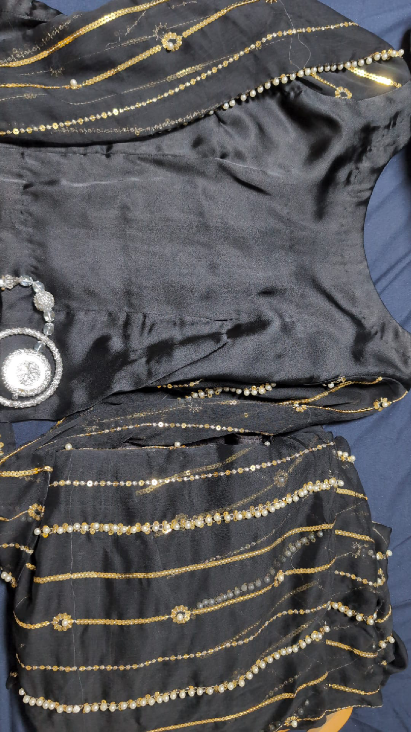 Black & Gold Embellished Saree - photo 3