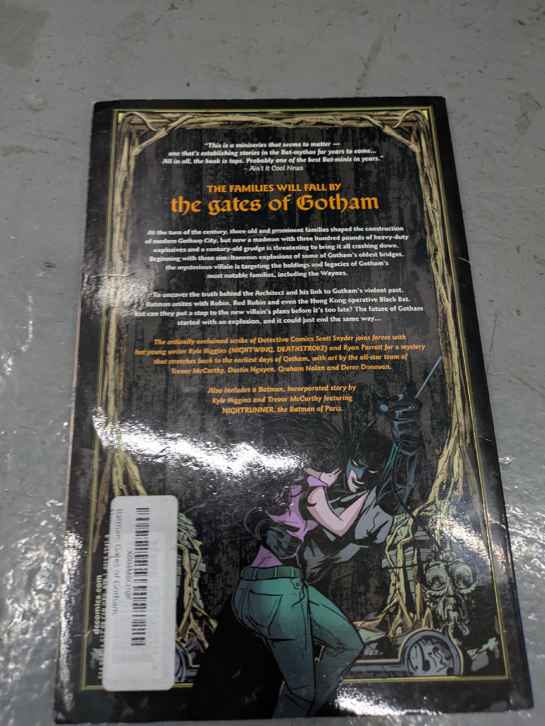 DC Comics Justice League Dark Vol. 3 & Batman: Gates of Gotham - photo 3