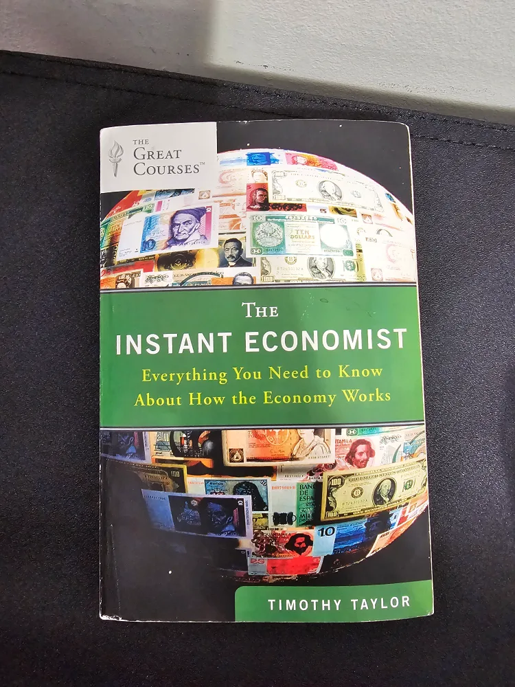 THE INSTANT ECONOMIST | Timothy Taylor (Paperback) 📖 👻 🎃 thumbnail