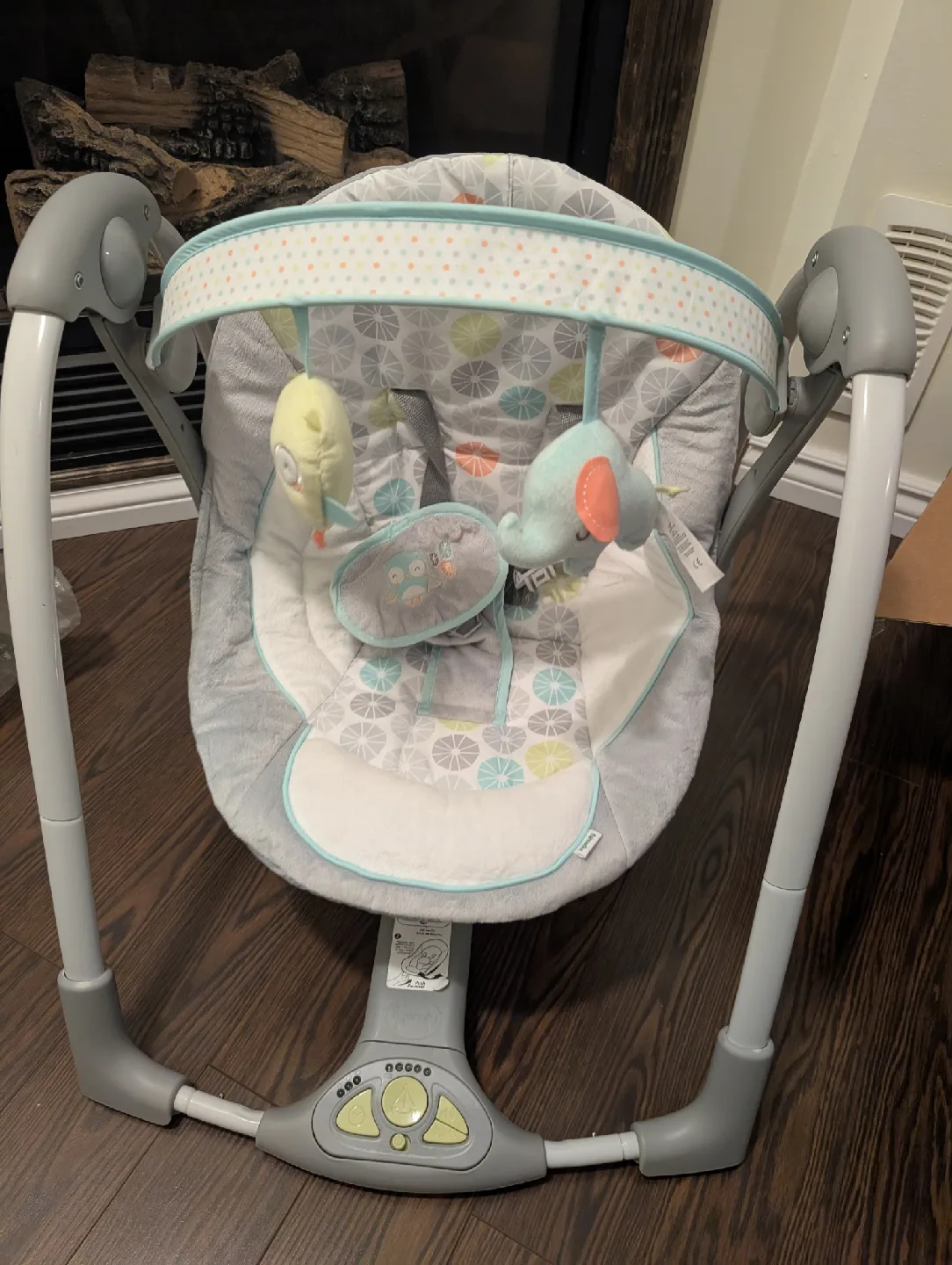 Ingenuity ConvertMe Swing-2-Seat Portable Baby Swing image indicator(2)