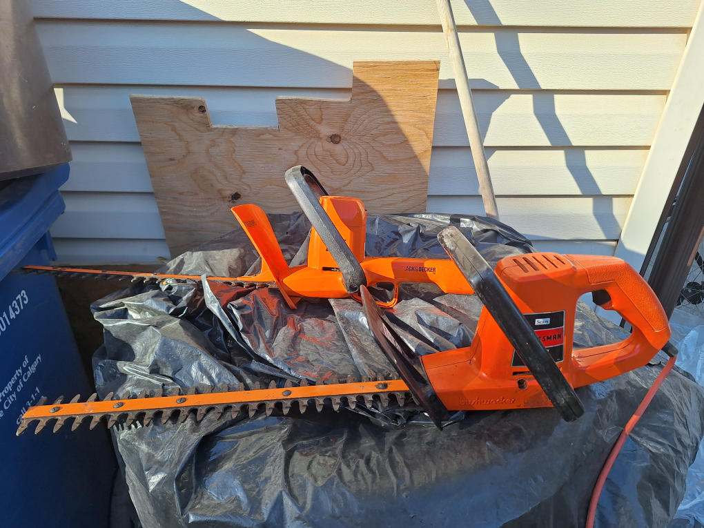 Black & Decker Hedge Trimmer