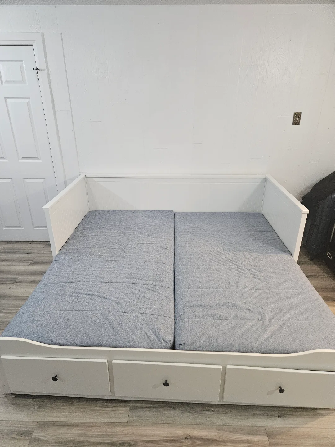 ikea sofa bed thumbnail