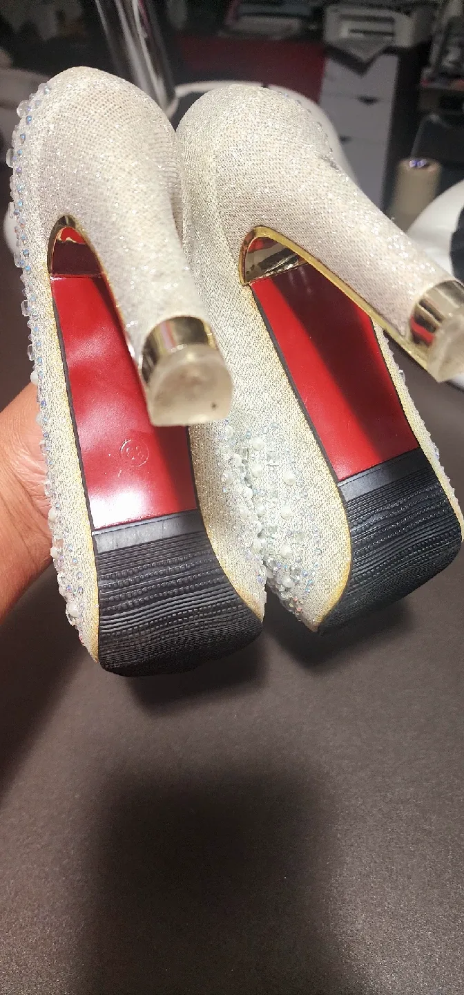 Sparkly Heels - Size 7 image indicator(3)