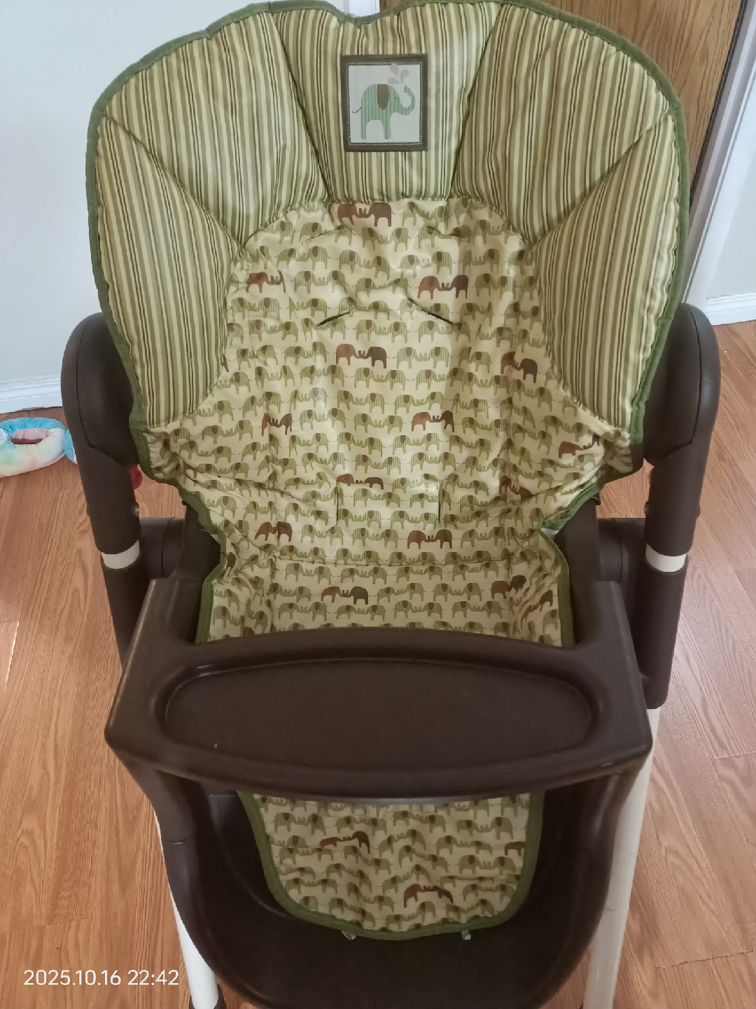 Graco High Chair - Elephant Print - photo 5