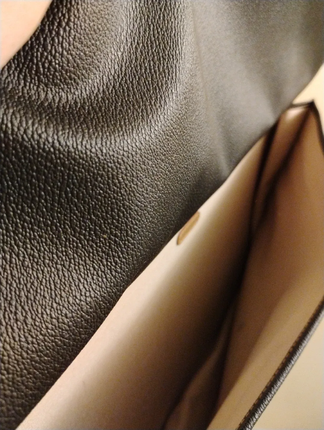 Alfred Sung Black Leather Briefcase image indicator(5)