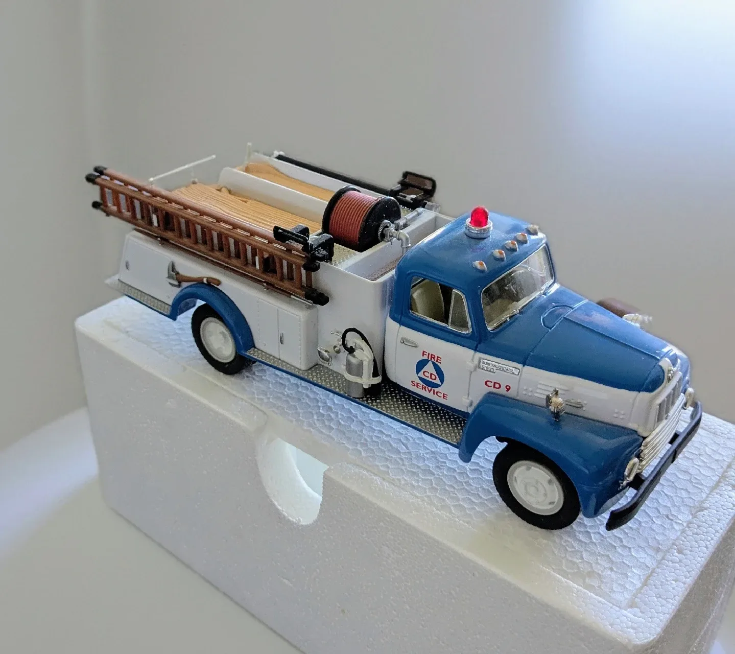 1957 International R-190 Fire Truck 1/34 Scale image indicator(2)