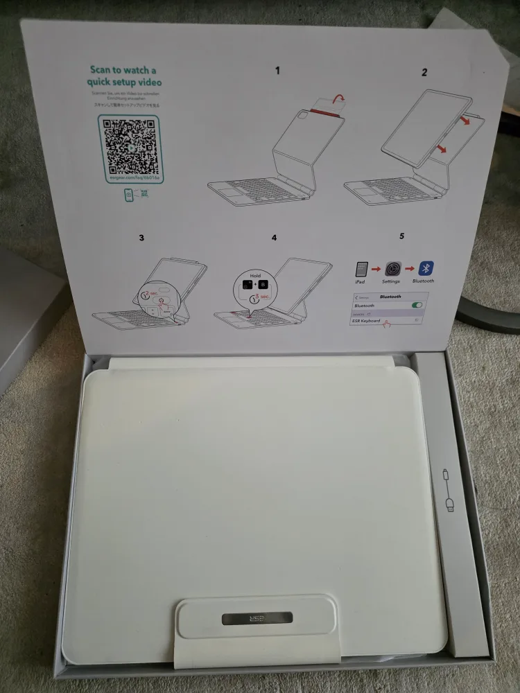 ESR Rebound Magnetic Keyboard Case for iPad Pro 12.9 - NEW image indicator(2)