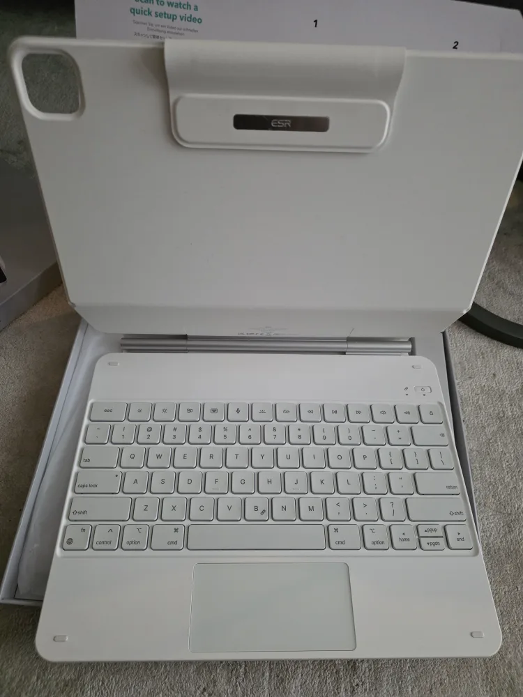 ESR Rebound Magnetic Keyboard Case for iPad Pro 12.9 - NEW image indicator(3)